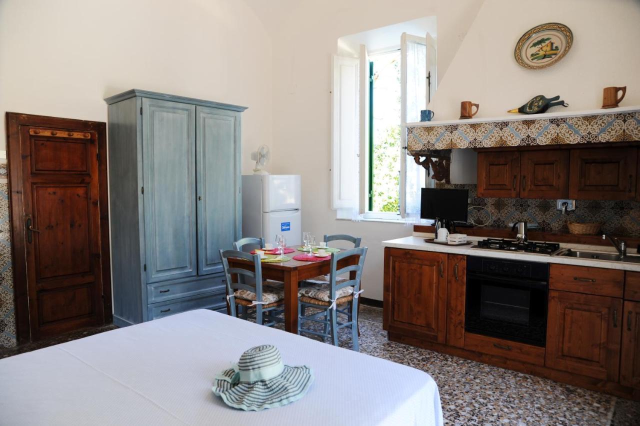 Villa Teresa Porto Azzurro Exteriör bild