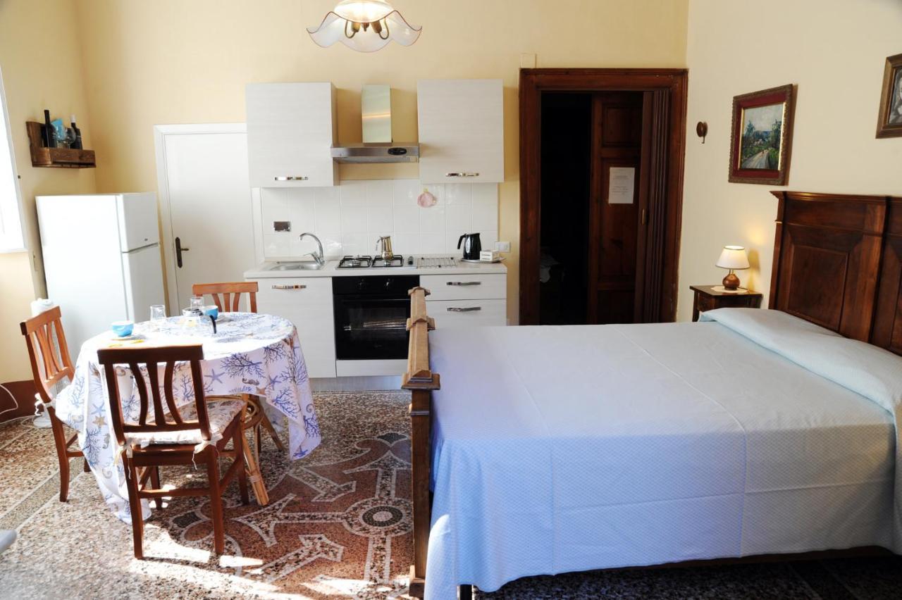 Villa Teresa Porto Azzurro Exteriör bild