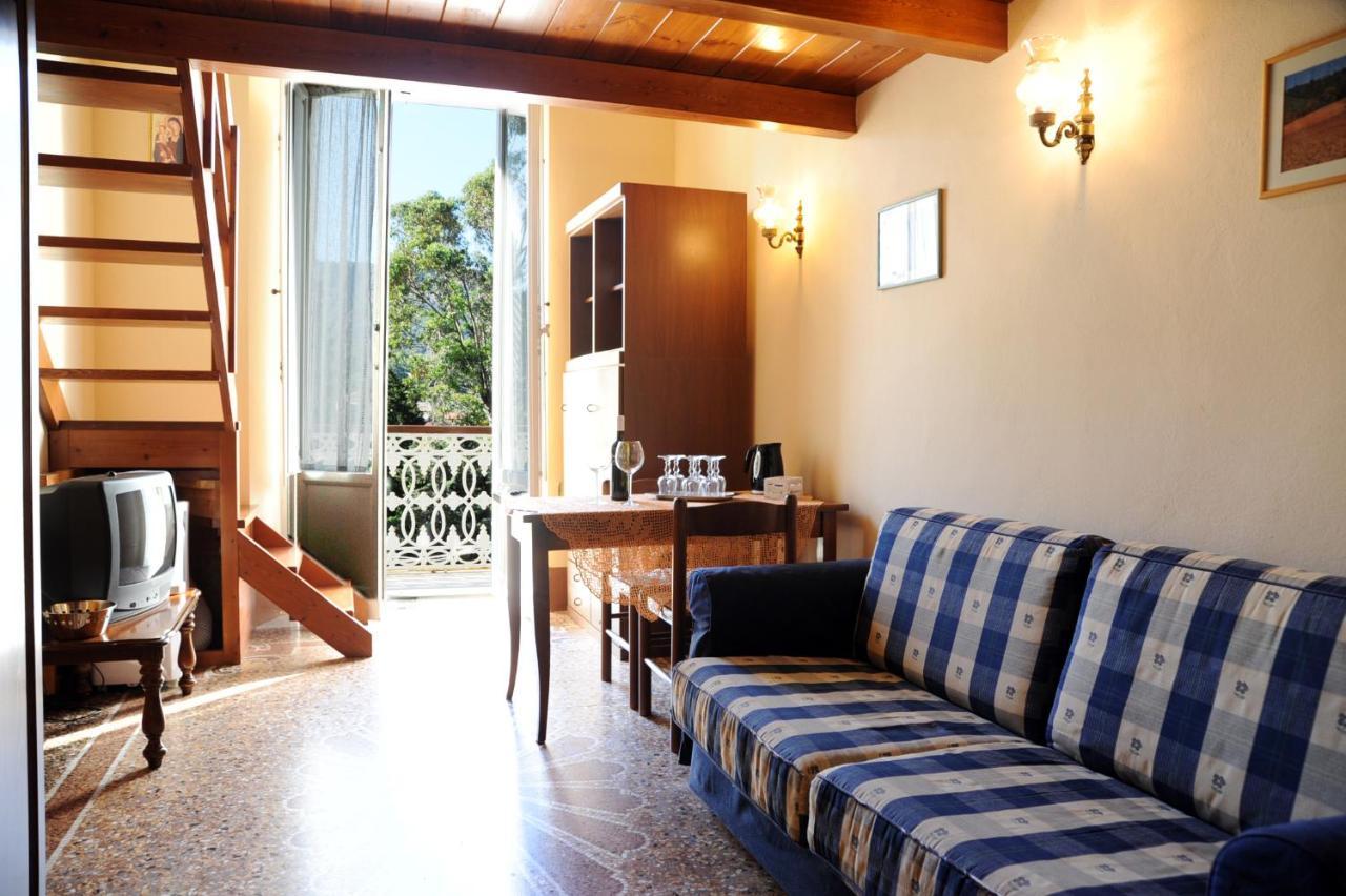 Villa Teresa Porto Azzurro Exteriör bild