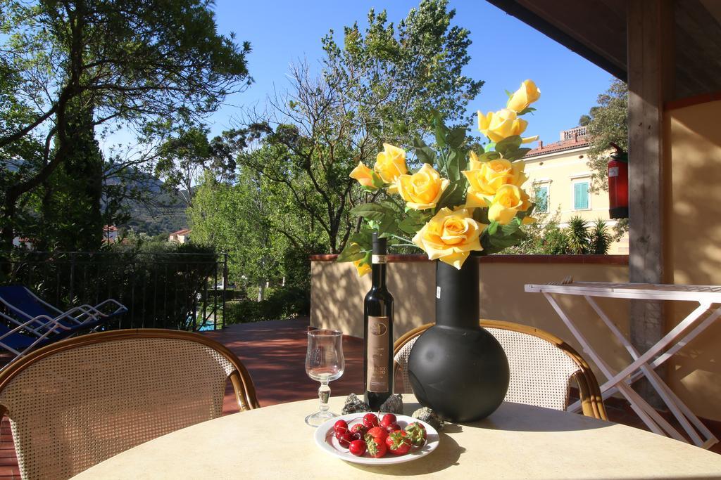 Villa Teresa Porto Azzurro Exteriör bild