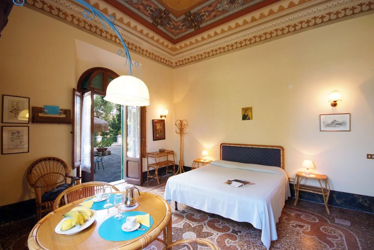 Villa Teresa Porto Azzurro Exteriör bild